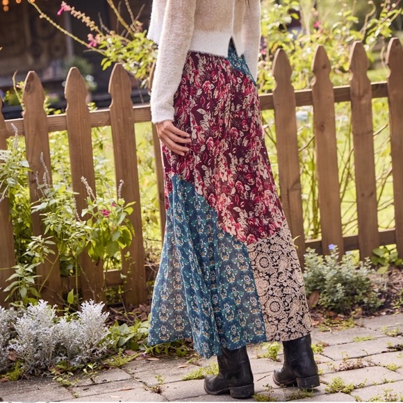 Come Together Maxi Skirt - Picture 2 of 10
